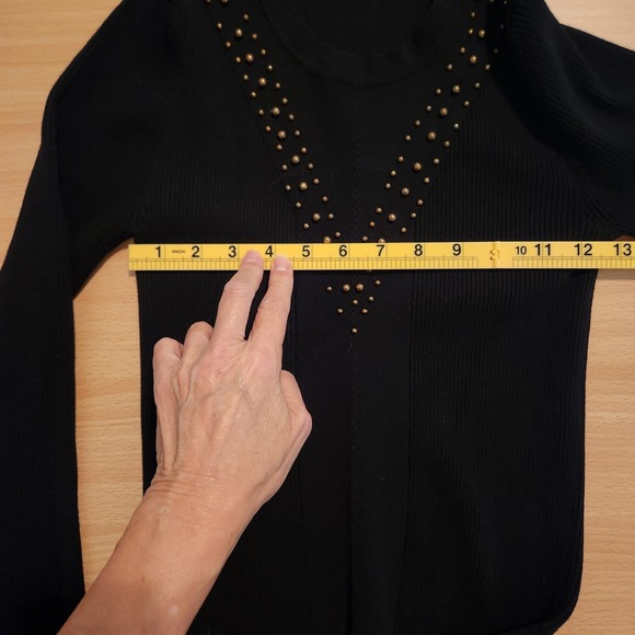 Tahari Black‎ Ribbed Copper Studded L/Sleeve Sweater Top Women no size tag XS/S - Picture 7 of 9